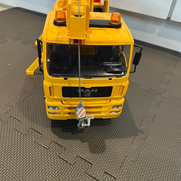 Bruder 02754 MAN TGA Crane Truck Construction Vehicle - Picture 2 of 5